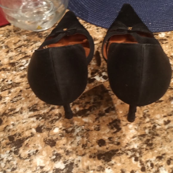 A really beautiful pair of authentic Chanel heels - Picture 9 of 12